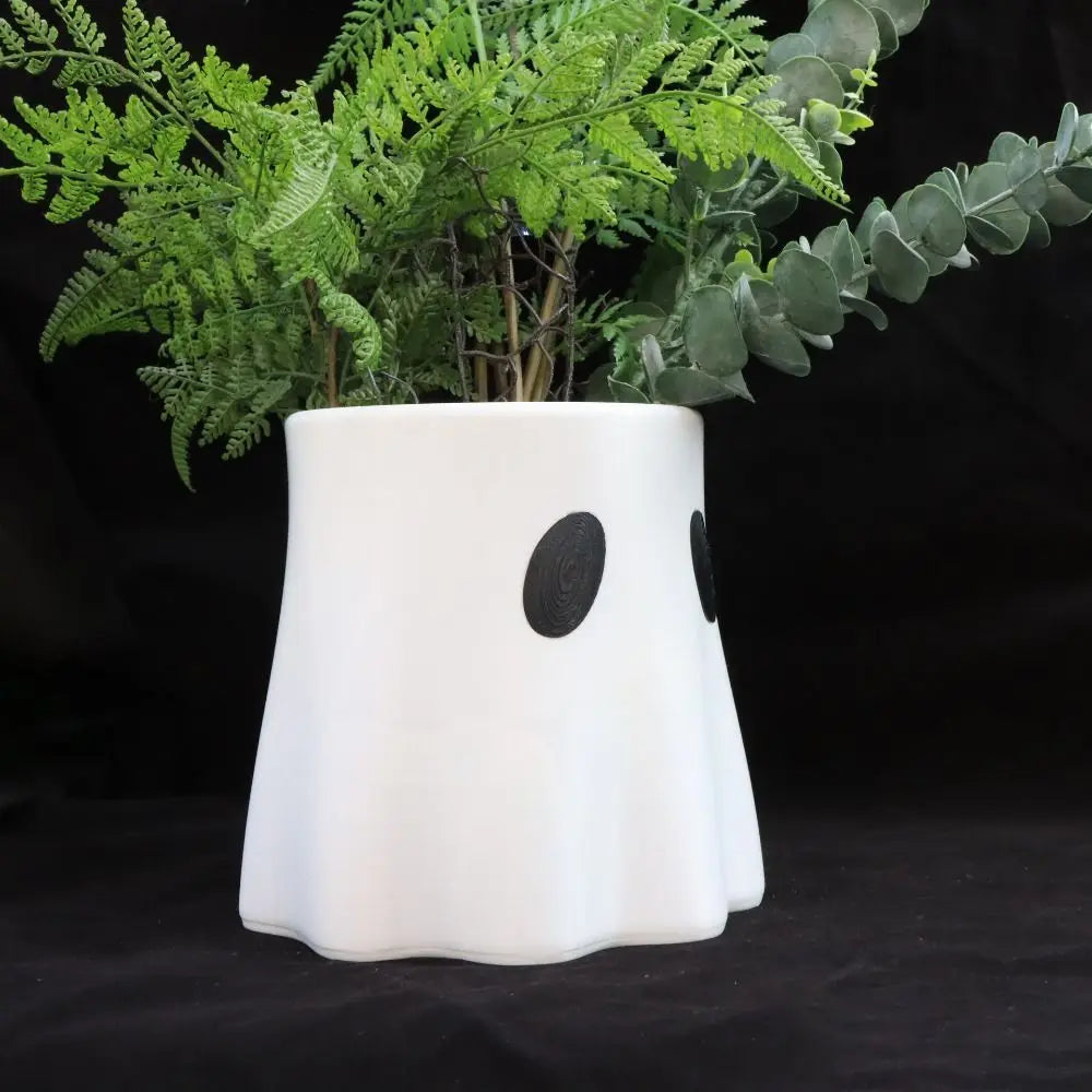 Durable Plastic Ghost Planter Ghost-Themed Haunted Design Halloween Ghost Bucket Versatile Piece Unique Gift Candy Bowl