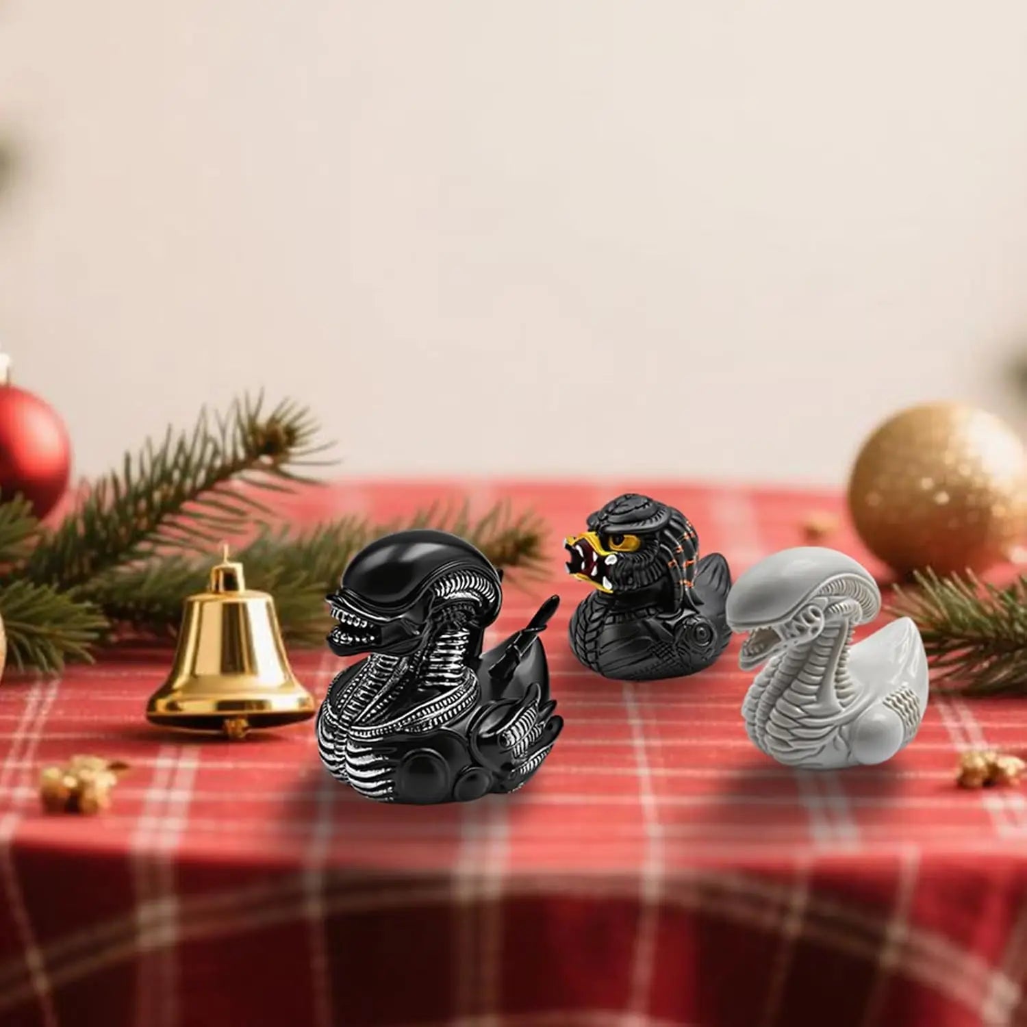 Alien Duck Resin Statue，Evil Alien Duck Ornament ，Resin Car Dashboard & Desk Decor, Funny Gift Idea