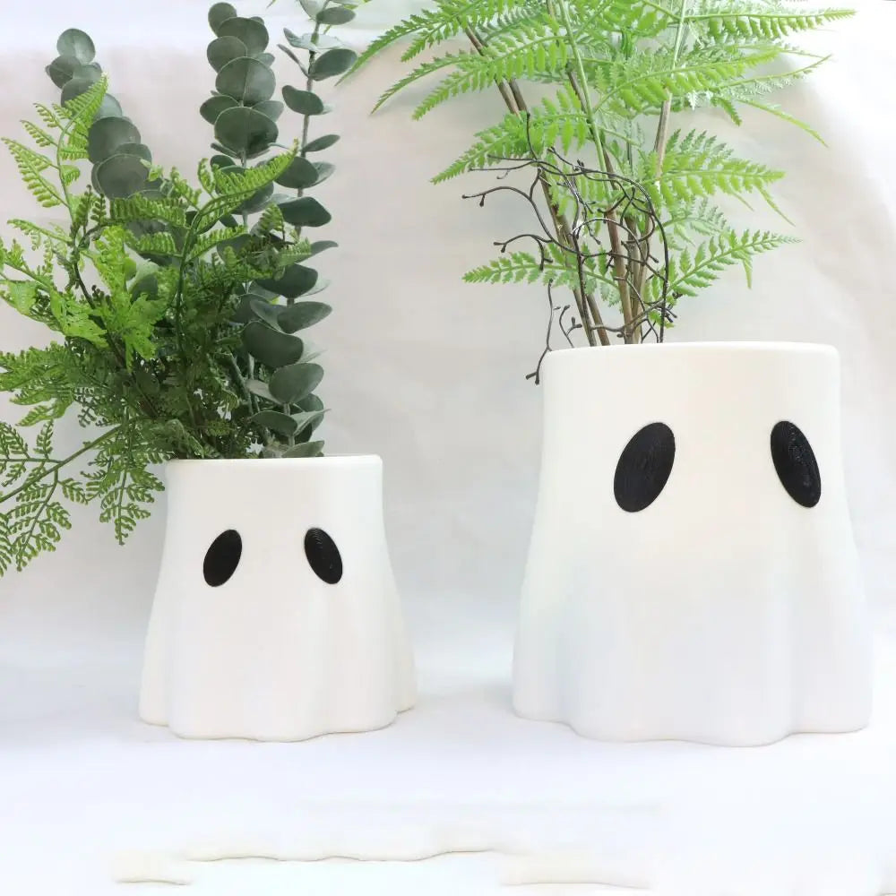Durable Plastic Ghost Planter Ghost-Themed Haunted Design Halloween Ghost Bucket Versatile Piece Unique Gift Candy Bowl