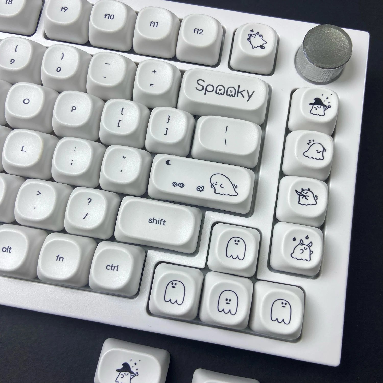 Cute Ghost Small Font Keycaps for Custom Mechanical Keyboard PBT MOA Ball Cap White Minimalist Keycaps Gaming Keyboard