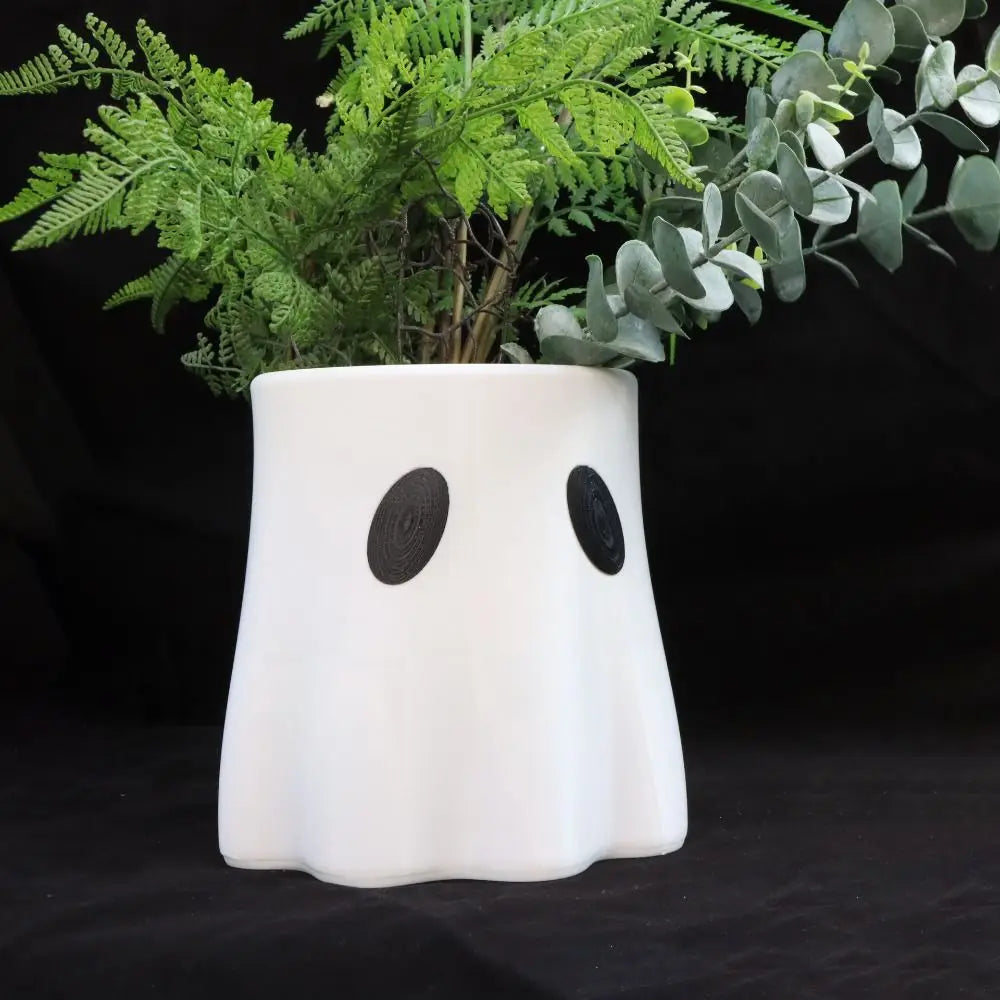 Durable Plastic Ghost Planter Ghost-Themed Haunted Design Halloween Ghost Bucket Versatile Piece Unique Gift Candy Bowl