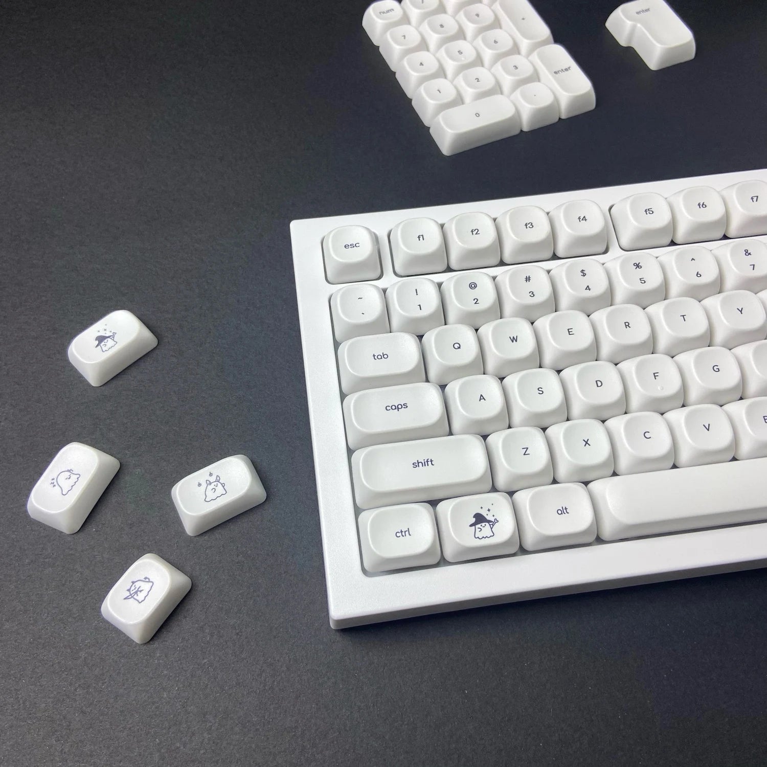 Cute Ghost Small Font Keycaps for Custom Mechanical Keyboard PBT MOA Ball Cap White Minimalist Keycaps Gaming Keyboard