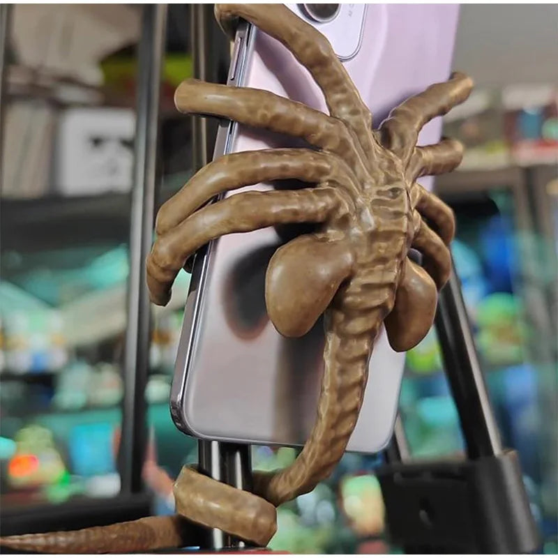 Alien Phone Holder, Creative Decorative Phone Holder Ornament Science Fiction Thriller Movie Facehugger Phone Holder Halloween